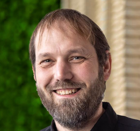 Dr. Julian Brajard